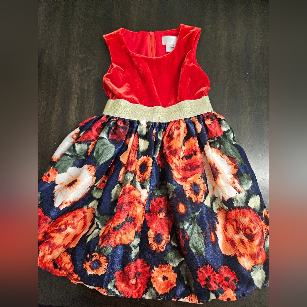 Beautiful floral dress size 5